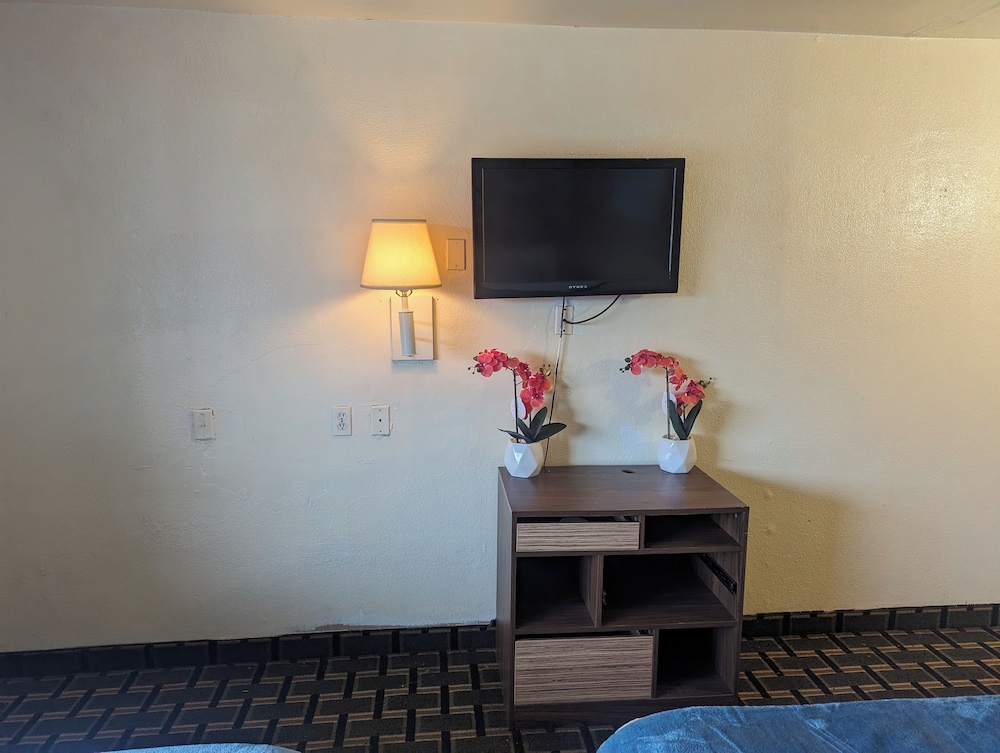 Southern Comfort Hotel 17/24