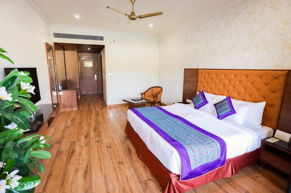 Regency Lagoon Resort 13/44
