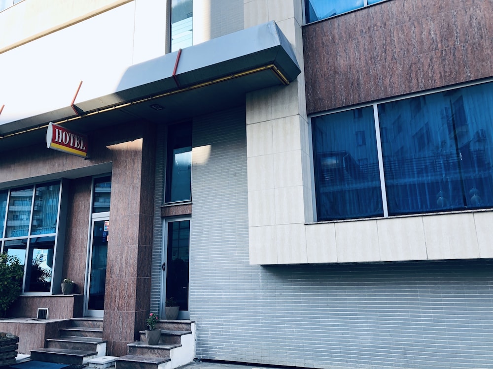 Kompleksi Arifi Hotel 4/50