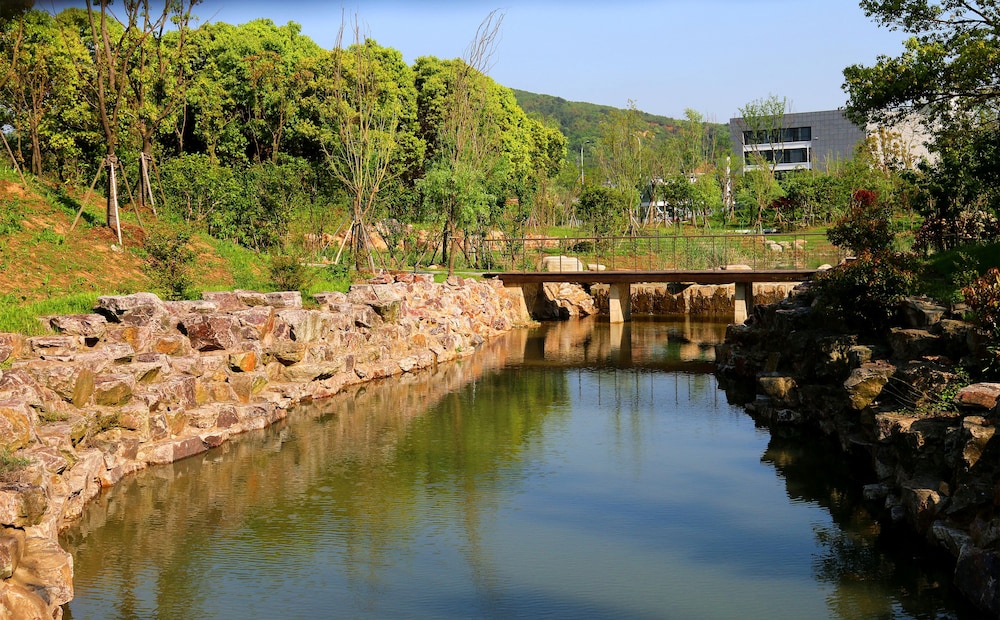 SUZHOU JADE CONFERENCE CENTER 22/26