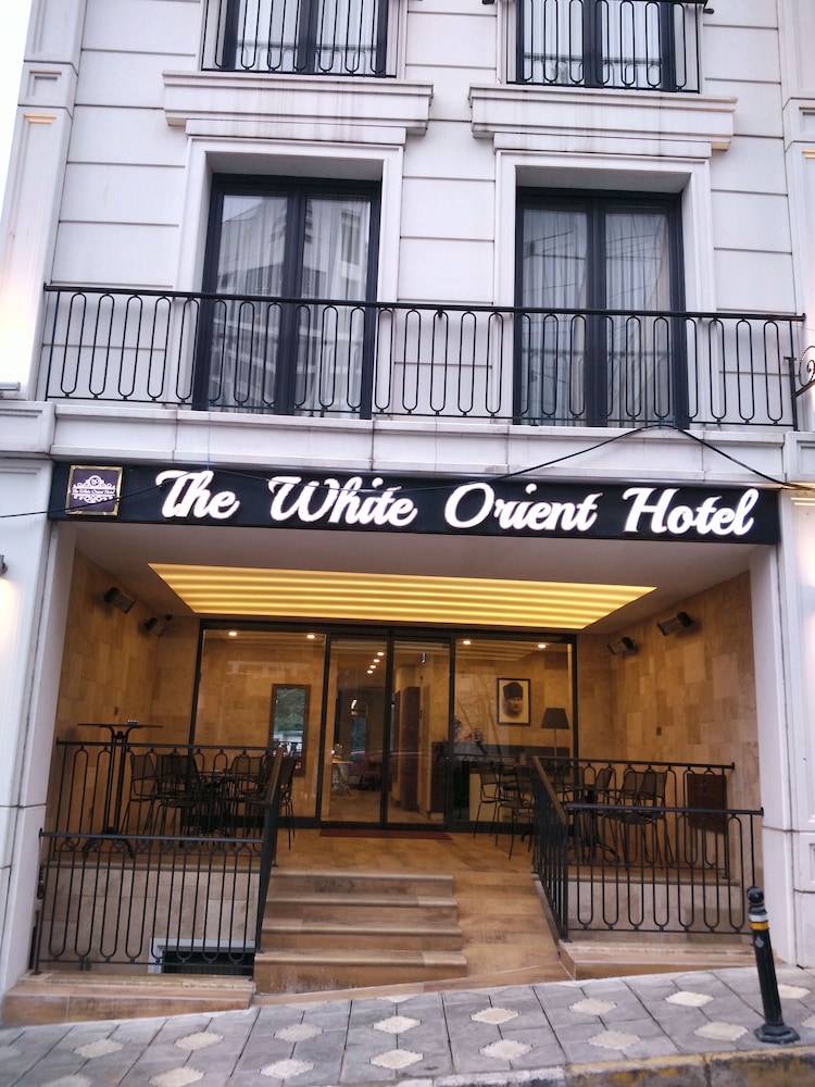 The White Orient Hotel 6/64