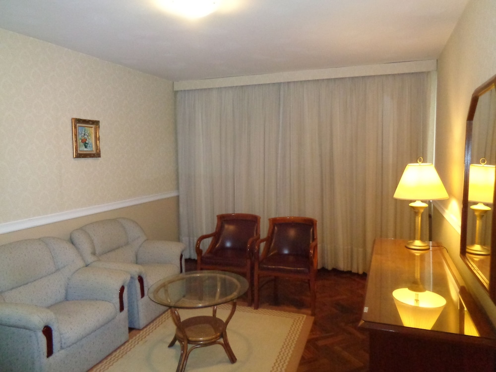 Premier Hill Suites 49/68