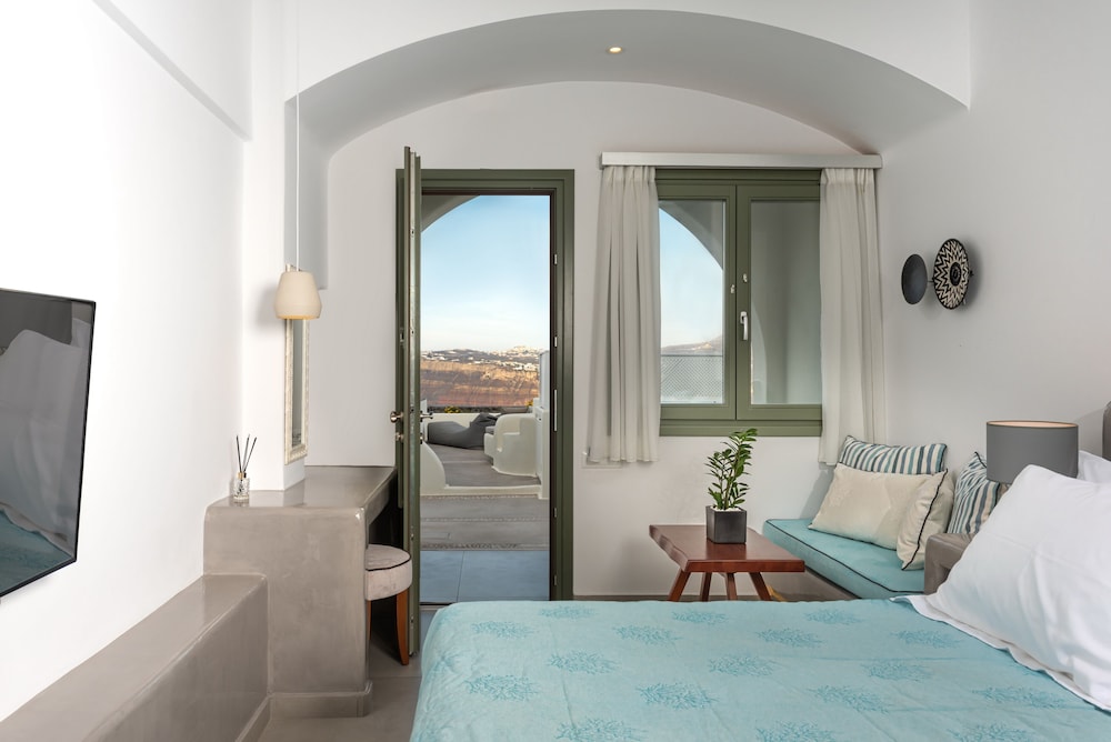 Elements Of Caldera Suites 8/50