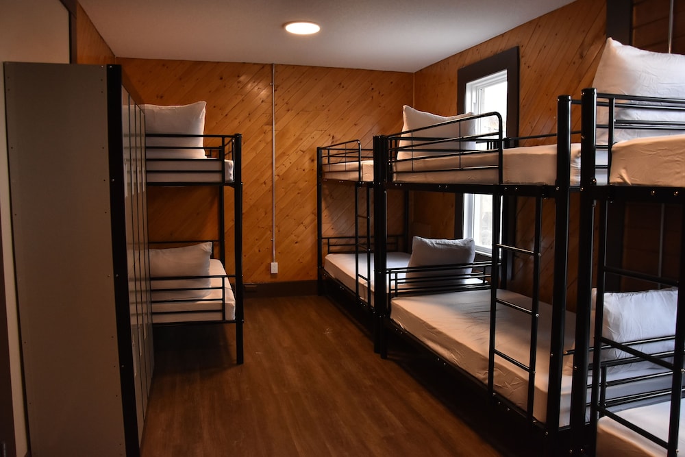 Female Dorm, 8 Beds