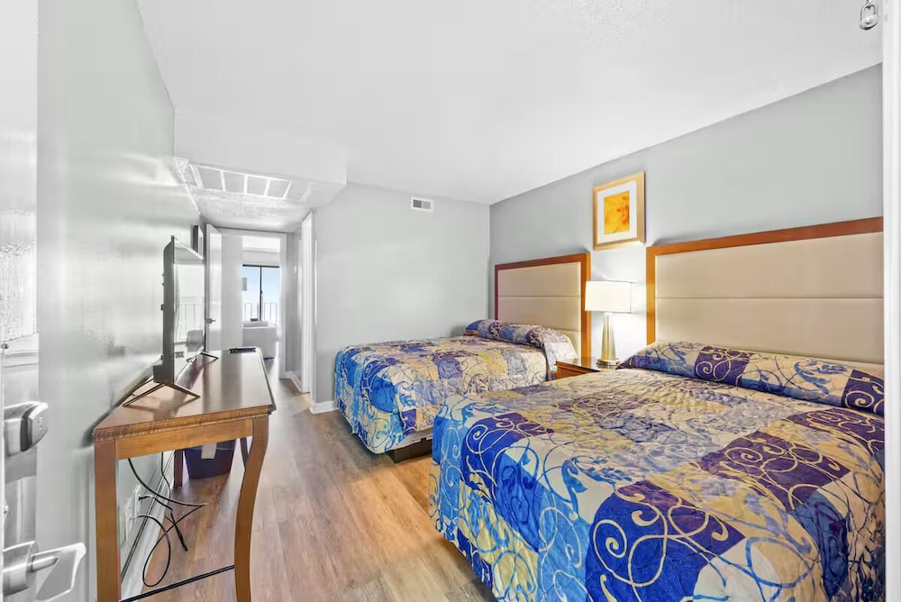 Capital O Sunset Waves Hotel Myrtle Beach Oceanfront 24/63