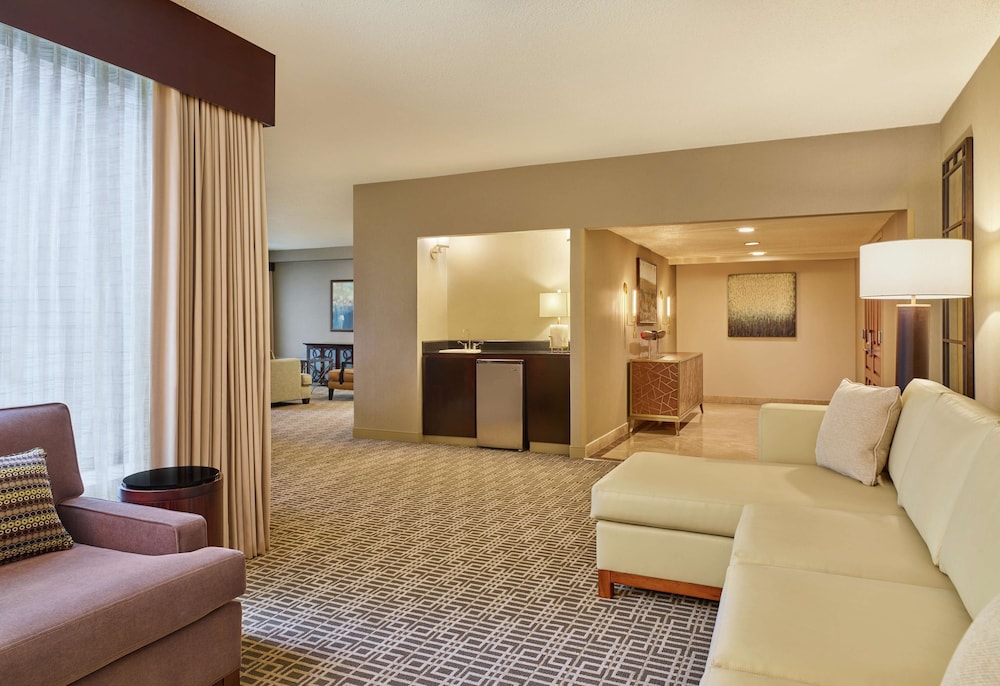 DoubleTree by Hilton Houston Intercontinental Airport 24/54