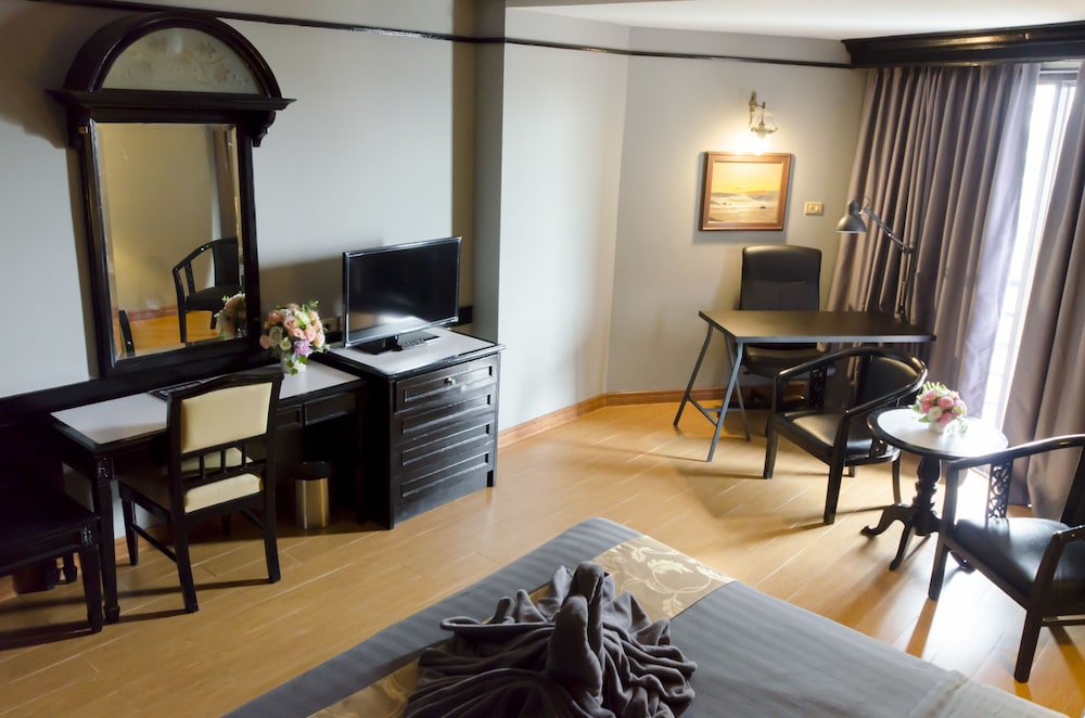 First Pacific Cirrus Hotel 43/50