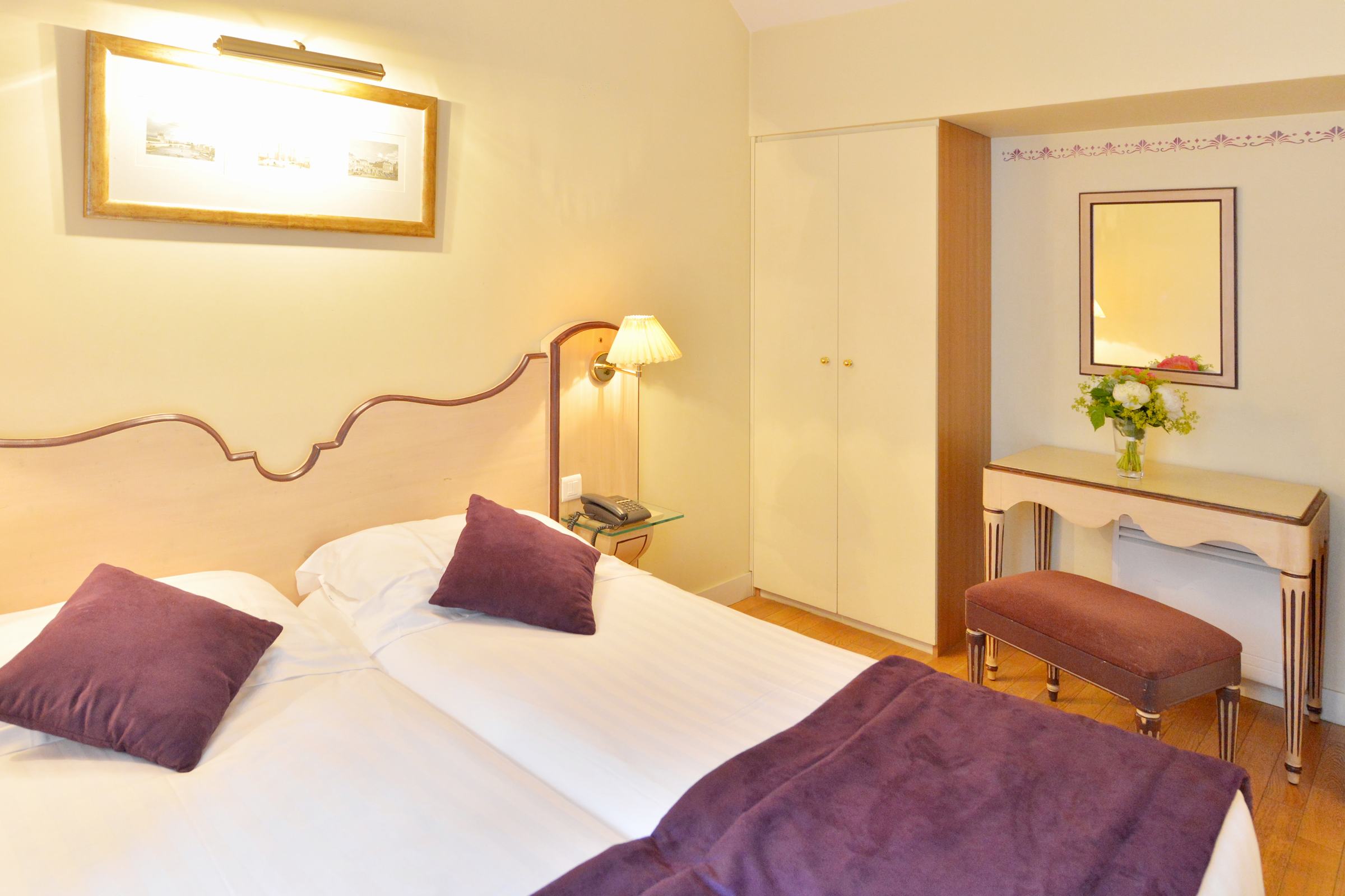 Room, Double or Twin Bed