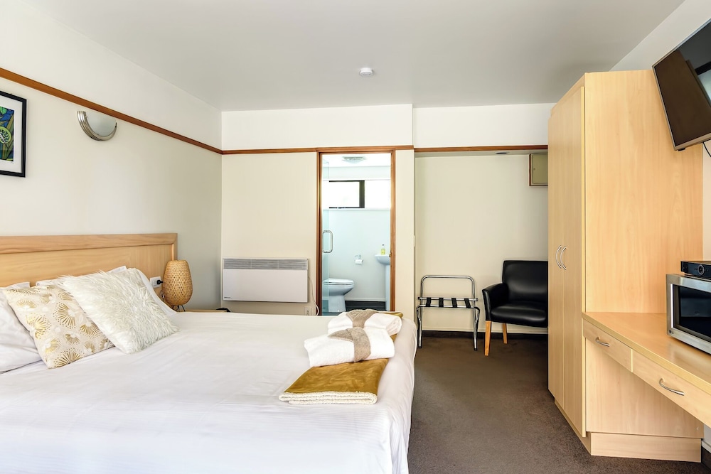 Room at The Beachcomber Hotel, NELSON - NZ