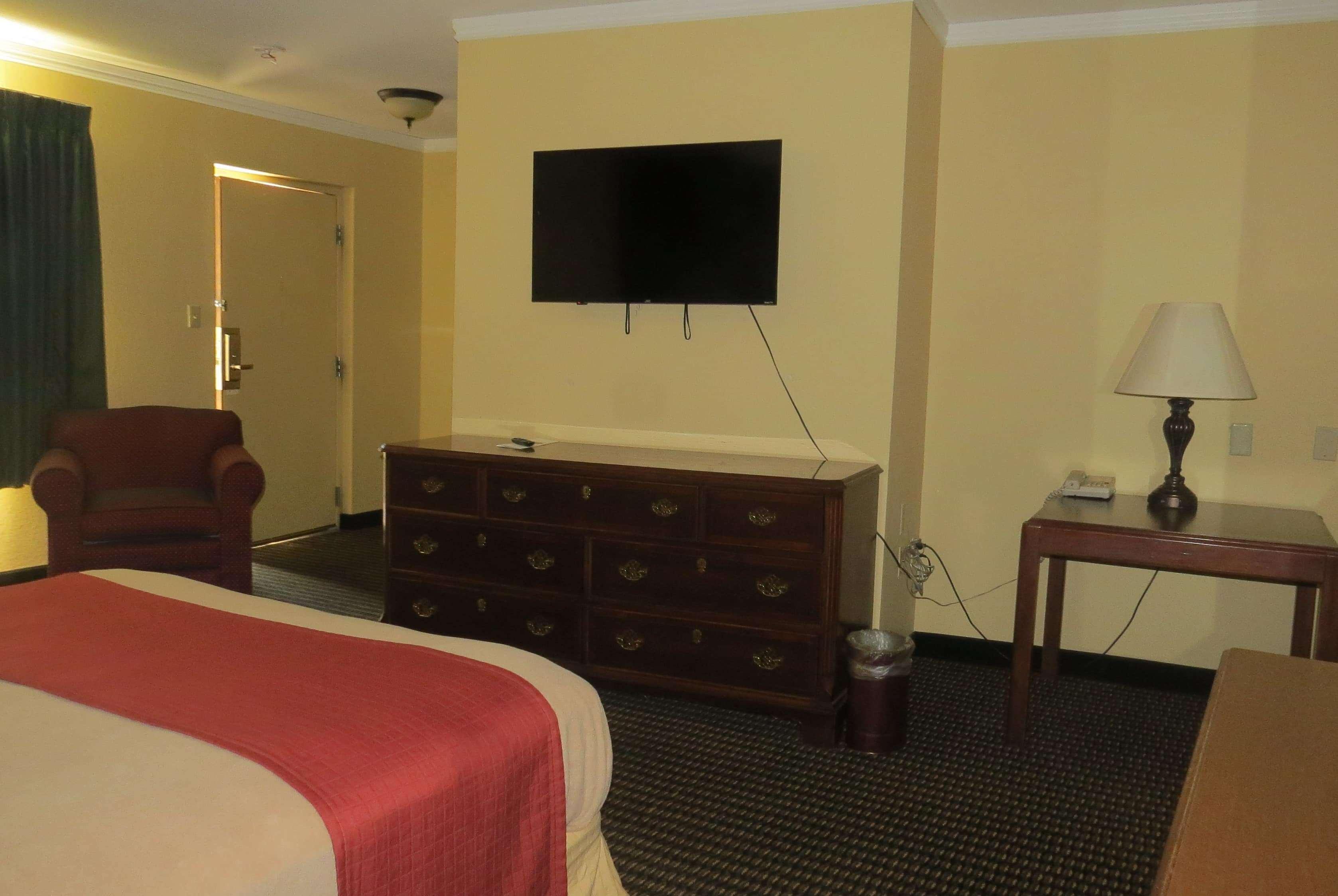 Travelodge by Wyndham Stratton 14/23