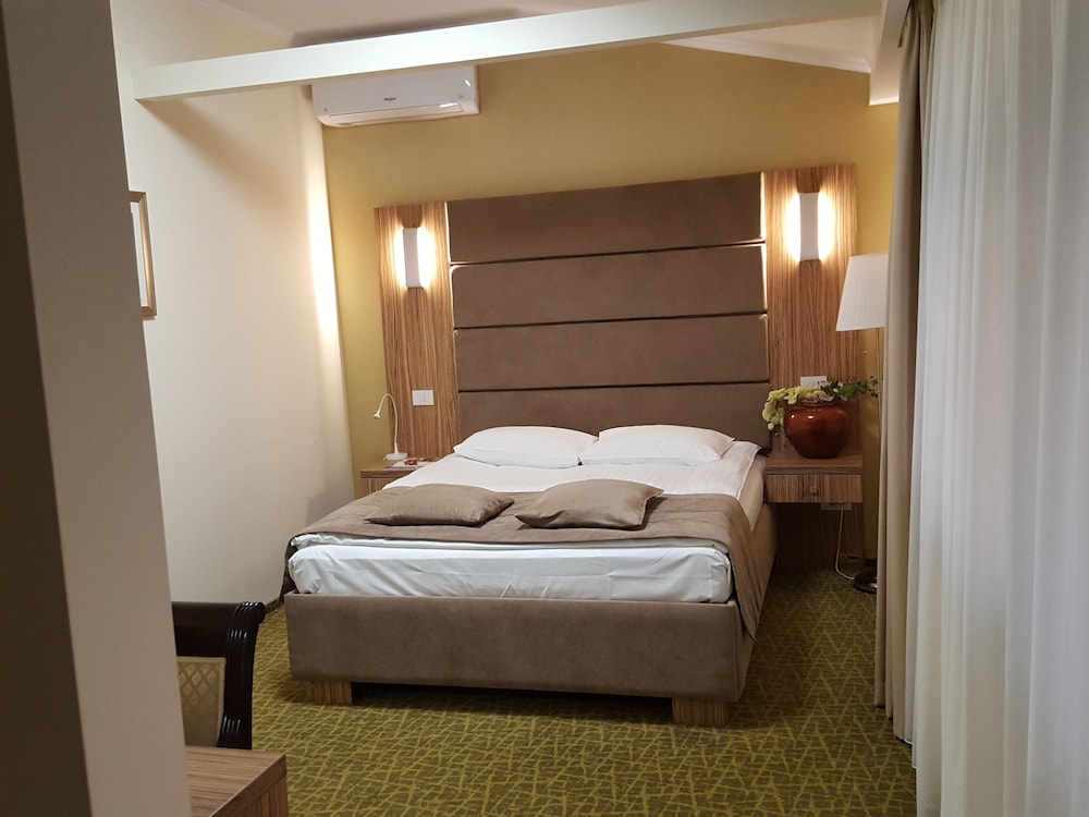 Tecadra Hotel 8/41