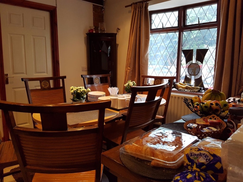 Anand Lodge 32/50