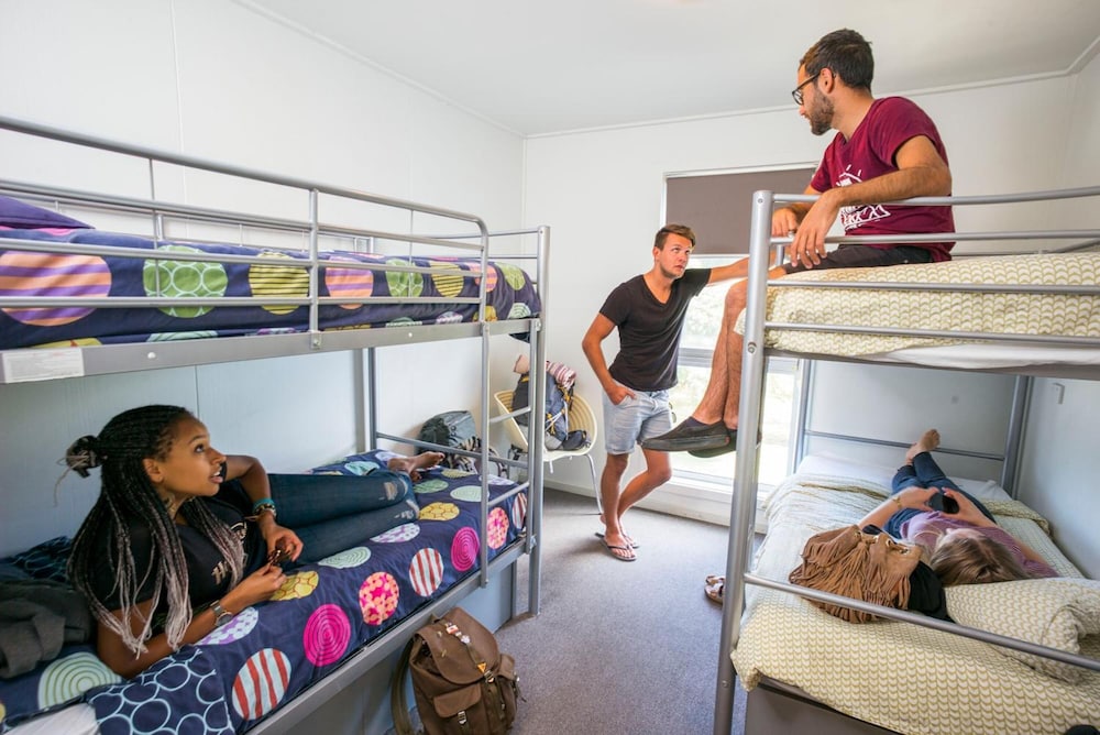 THE ISLAND ACCOMMODATION 55/69