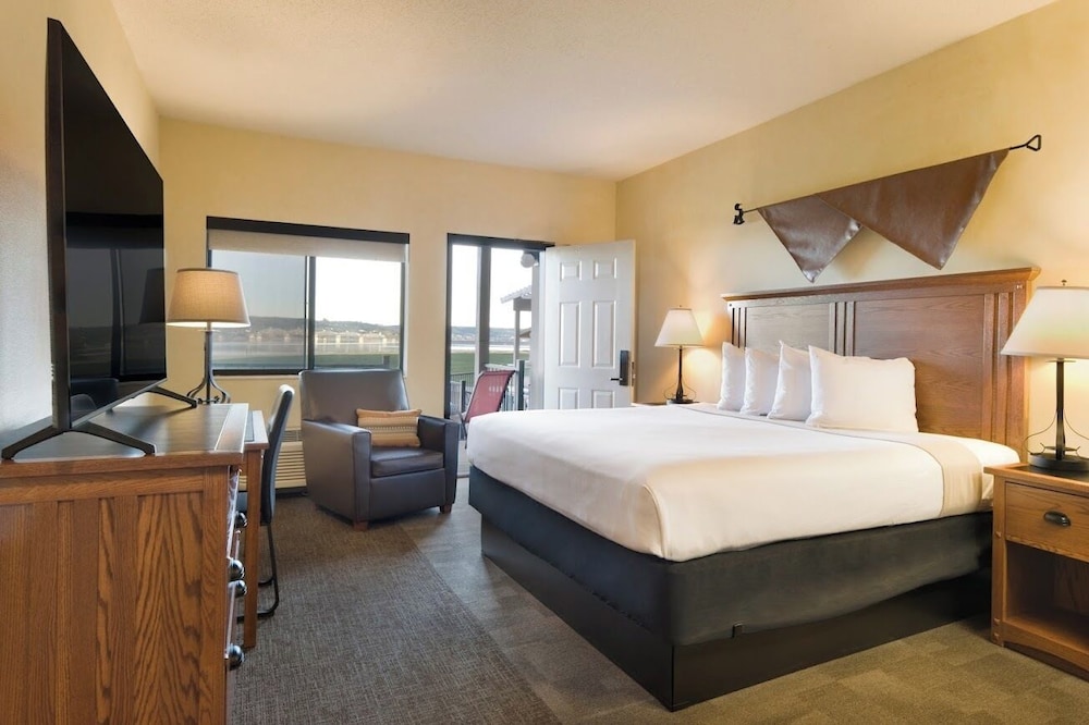 Suite, King Bed, Riverside, River View