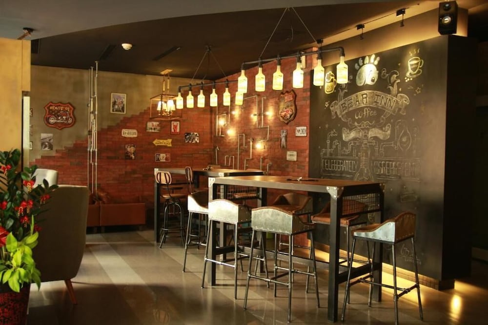 Bear Hotel 34/41