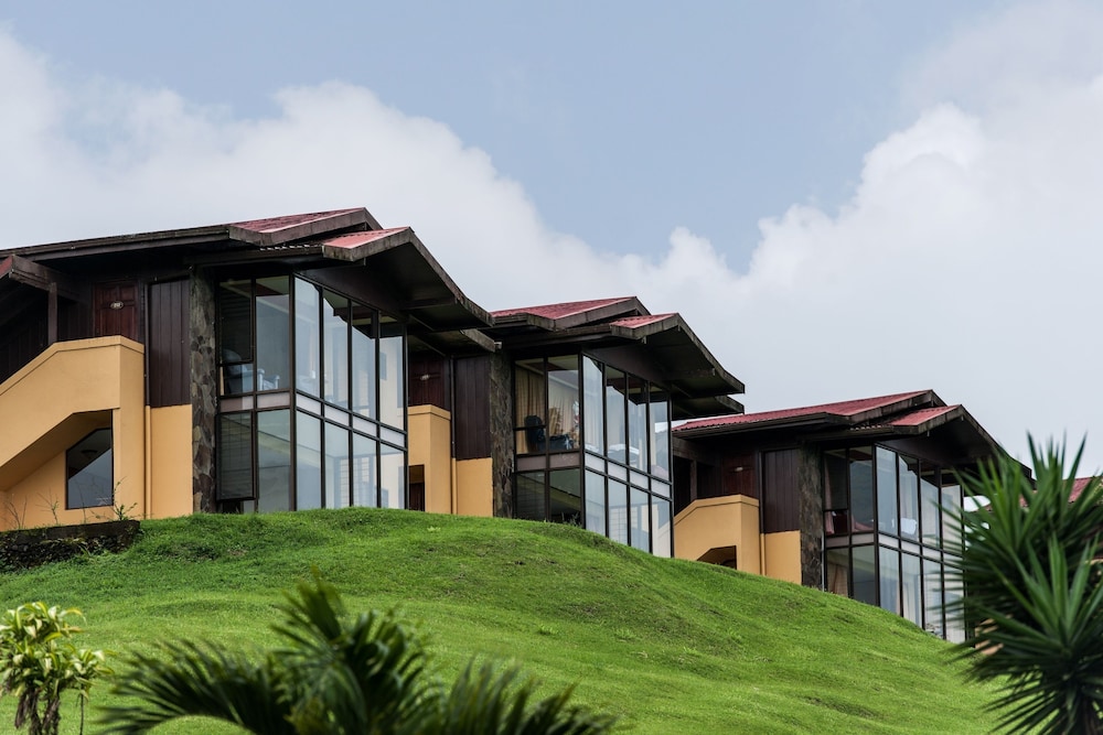 Arenal Lodge 4/73