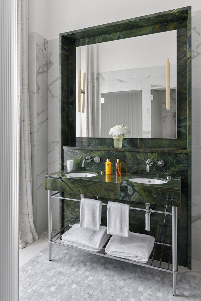 Traveller, Junior Suite, King Bed، Hotel Metropole Geneve 4/4