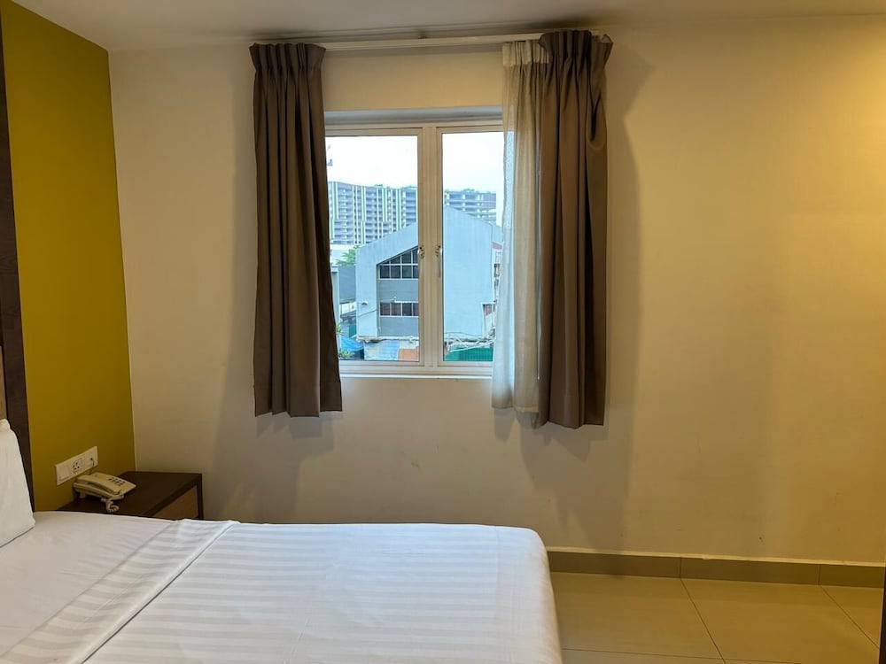South of the clouds HOTEL KL Sentral 12/30