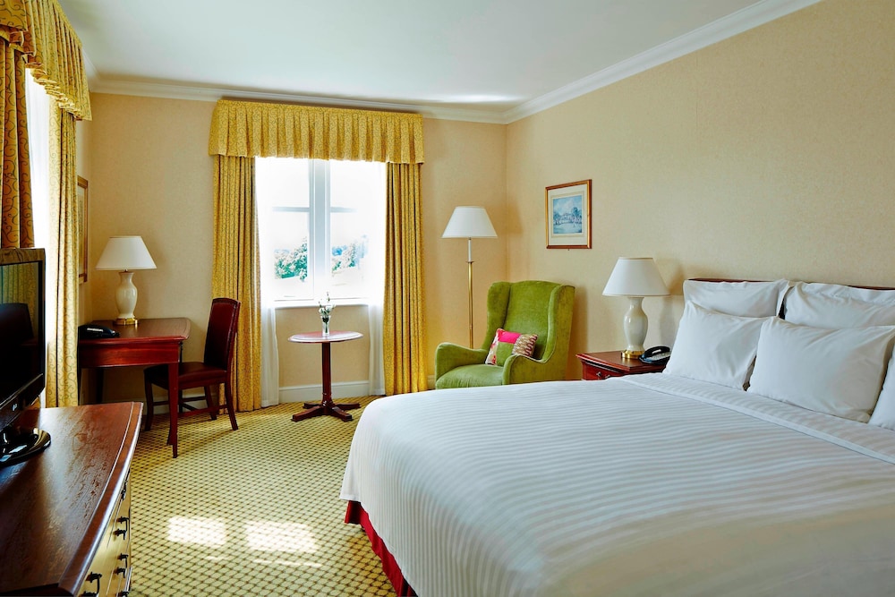 Delta Hotels by Marriott Breadsall Priory Country Club 8/40