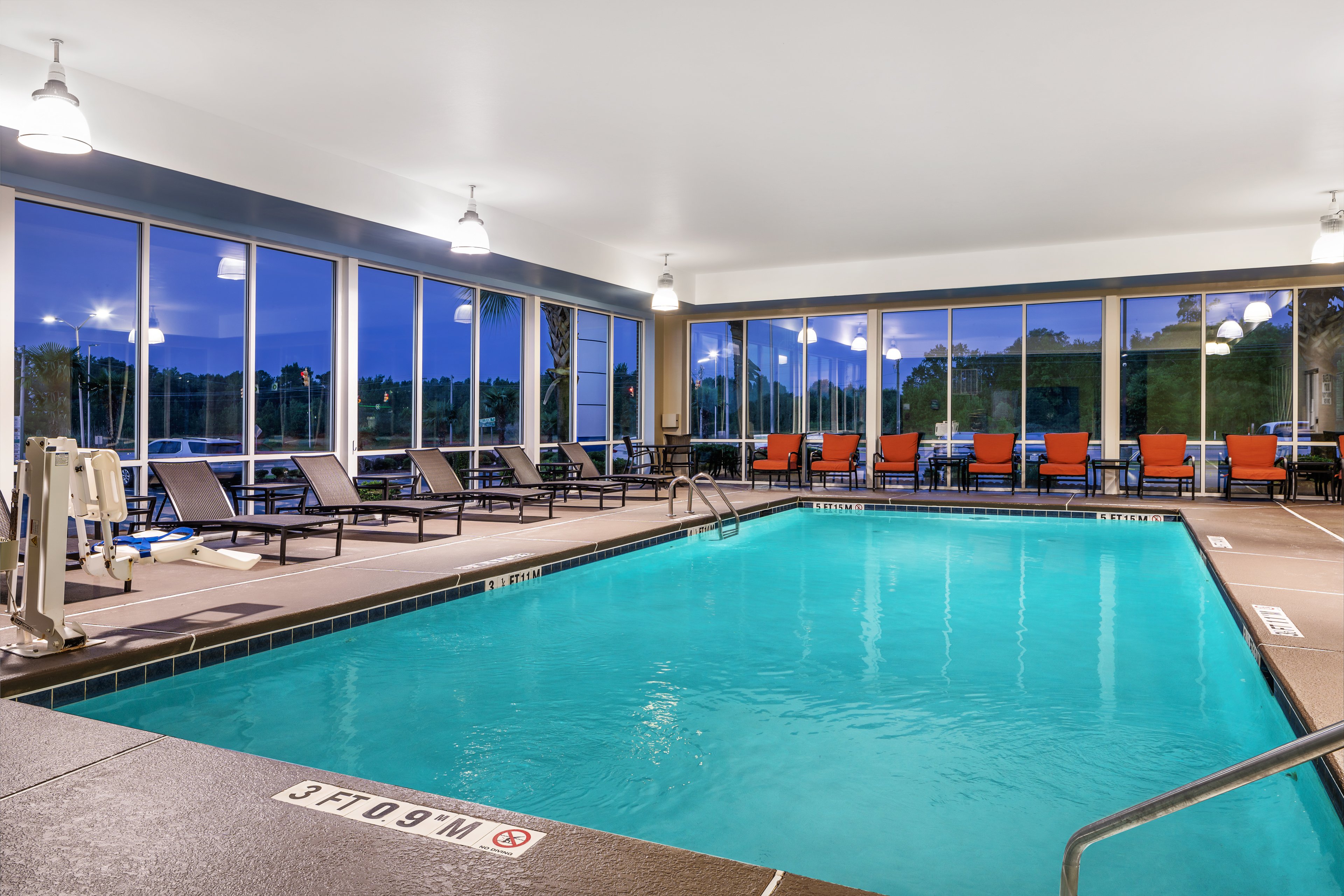 Holiday Inn Express Hotel and Suites Florence I-95 at Hwy 327 32/51