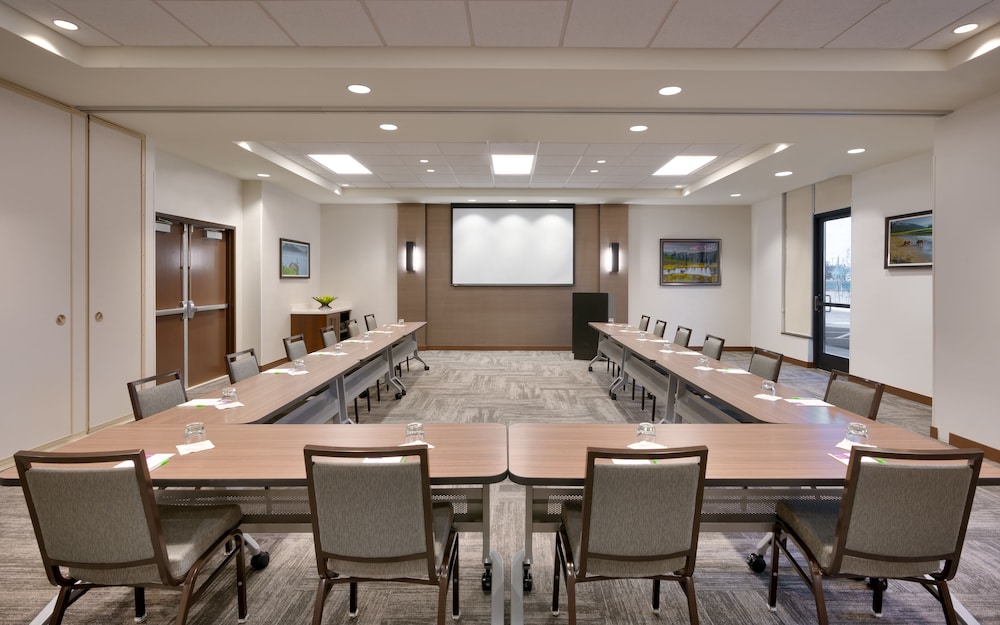 Hyatt Place Anchorage-Midtown 29/39