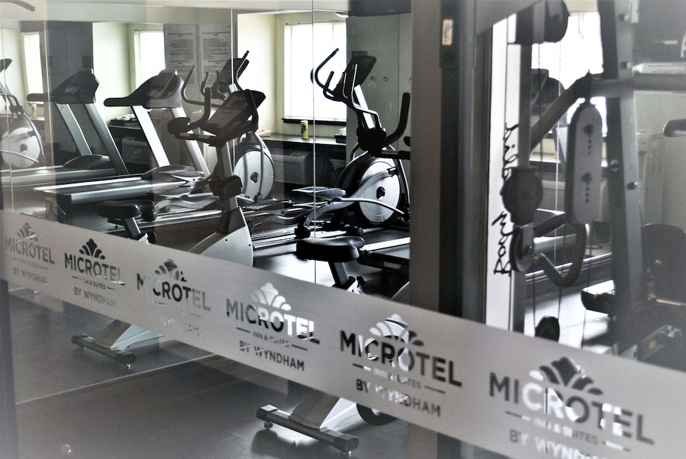 Microtel Inn and Suites by Wyndham Toluca 37/41