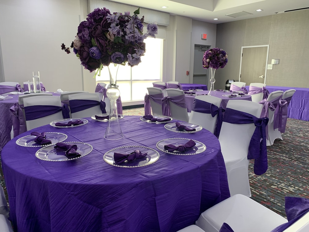Hampton Inn and Suites Houston East Beltway 8 38/58