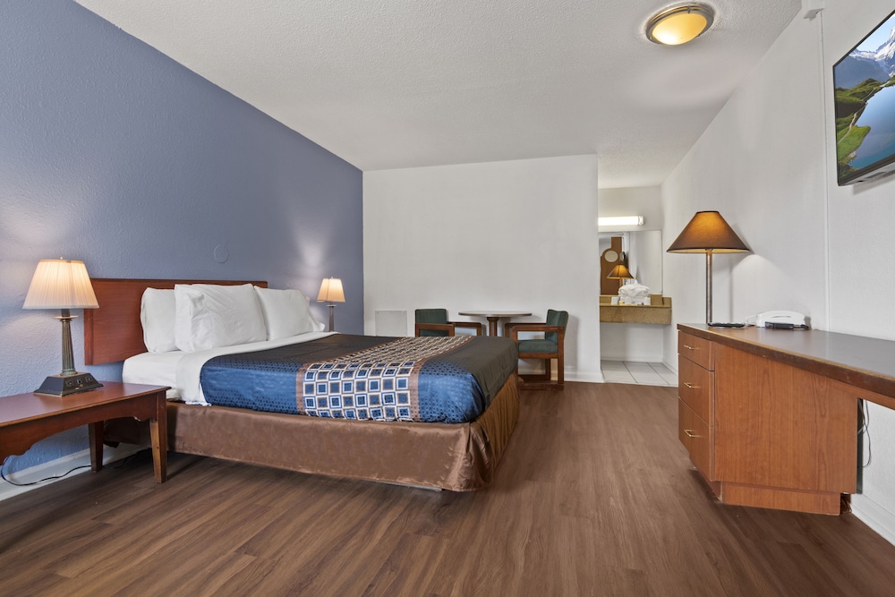 Economy Lodge 14/21