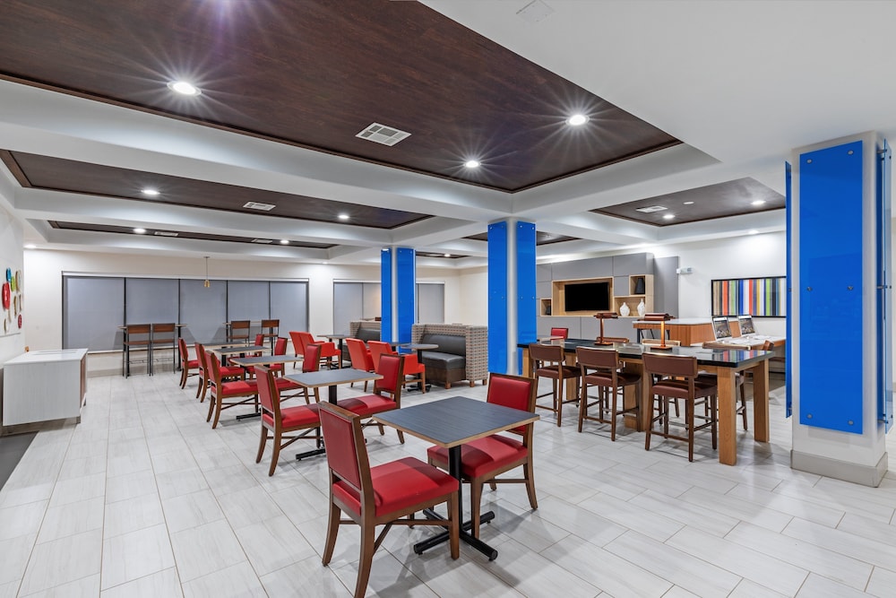 Holiday Inn Express Hotel Suites Vidor South 51/71