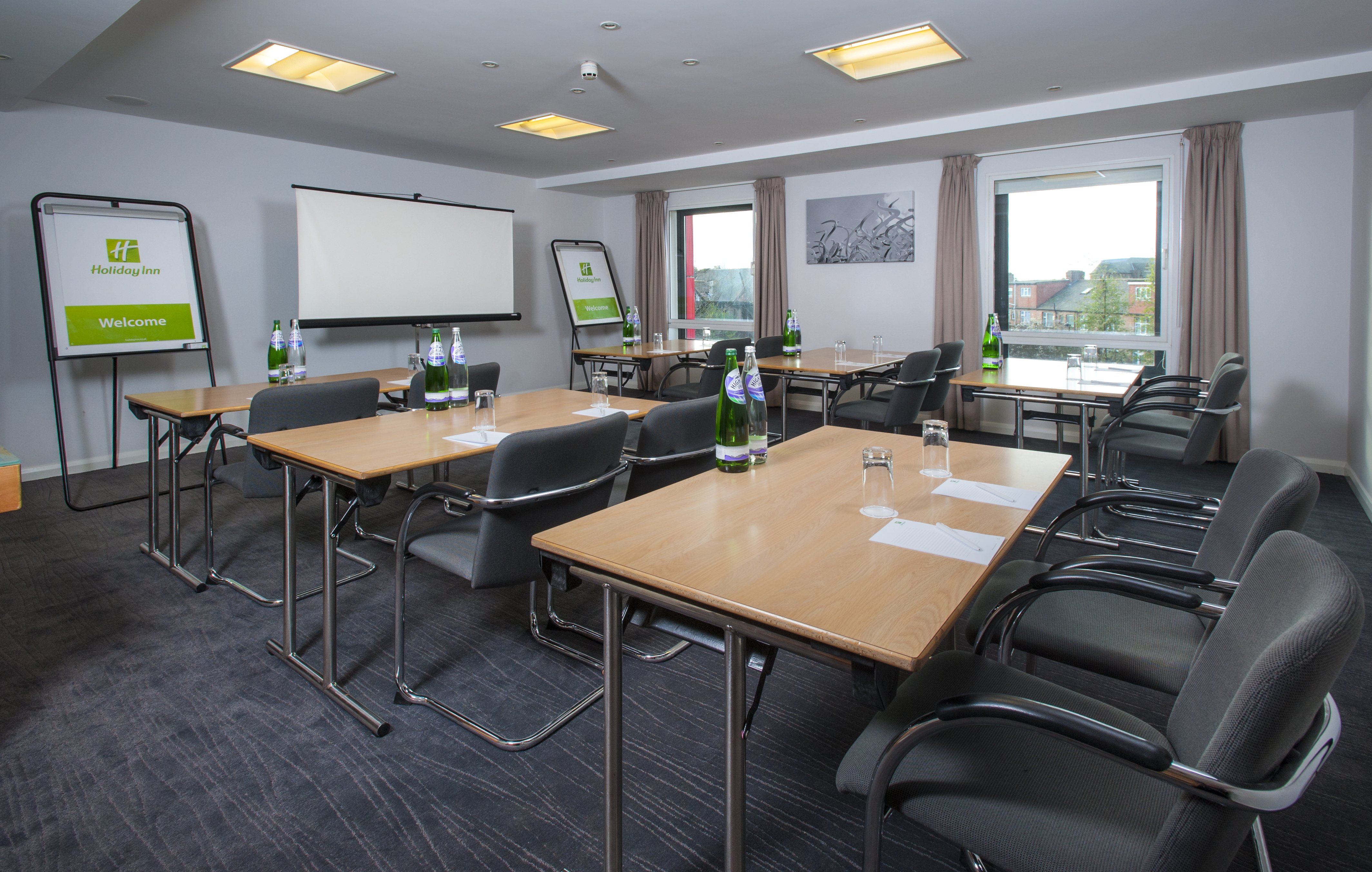 Holiday Inn London West 62/75