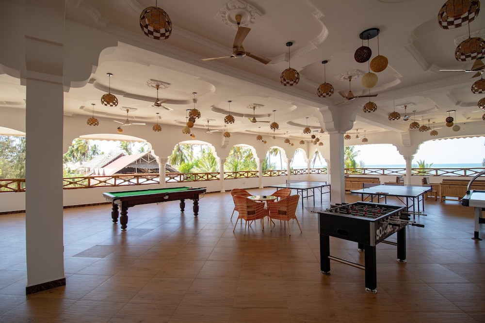 Sunny Palms Beach Bungalows 45/65