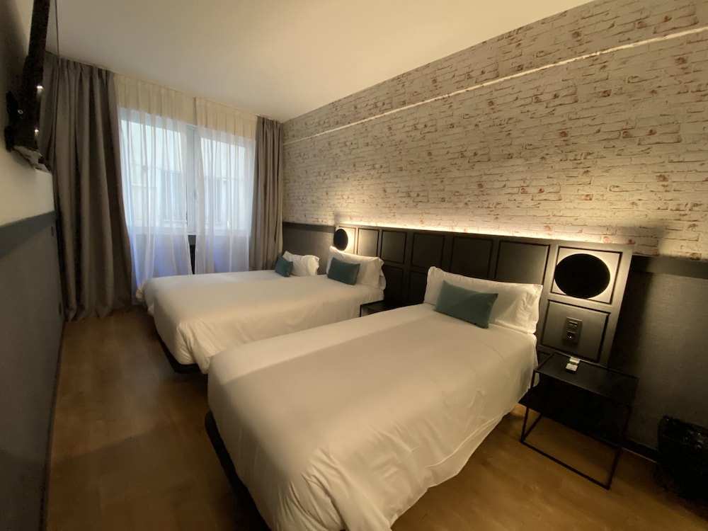STANDARD, TWIN BEDS