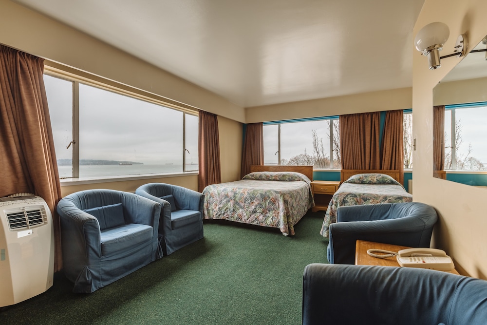 English Bay Hotel 33/62