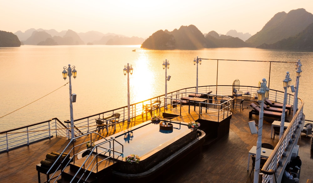 Paradise Grand Cruise – Lan Ha Bay 44/65