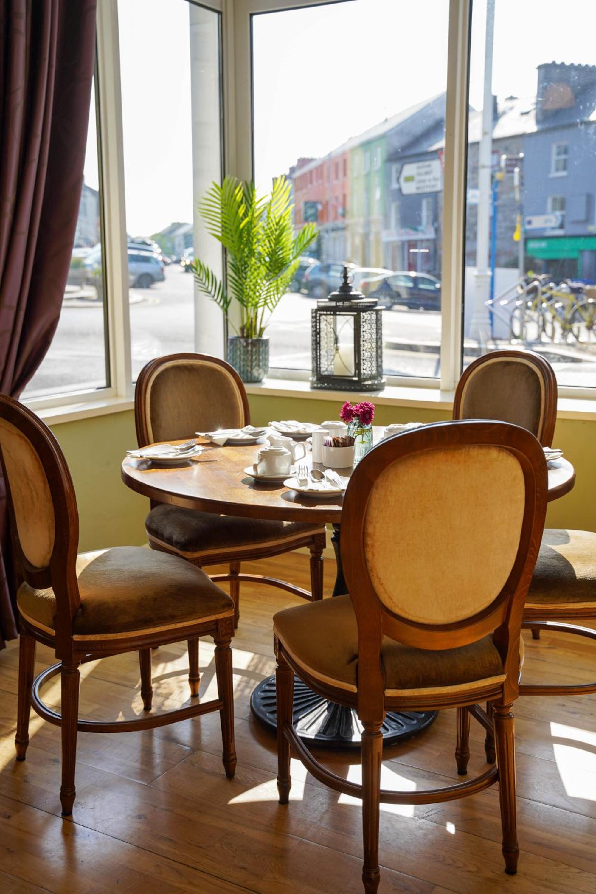 Alcock & Brown Hotel 34/48