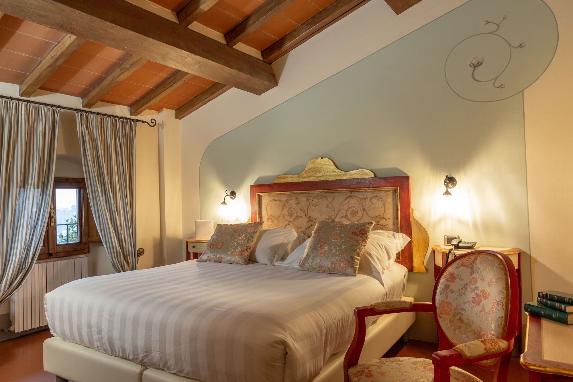 DELUXE, DOUBLE BED