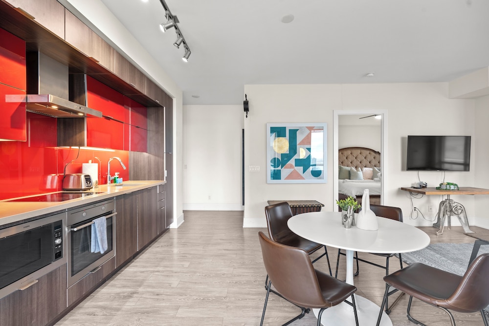 GLOBALSTAY Modern Downtown Apartment 35/46