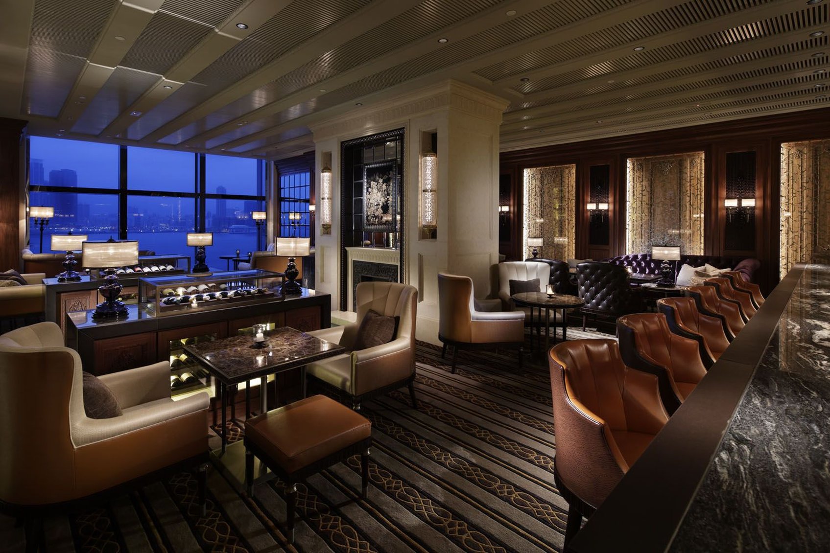 Four Seasons Hotel Hong Kong 61/76