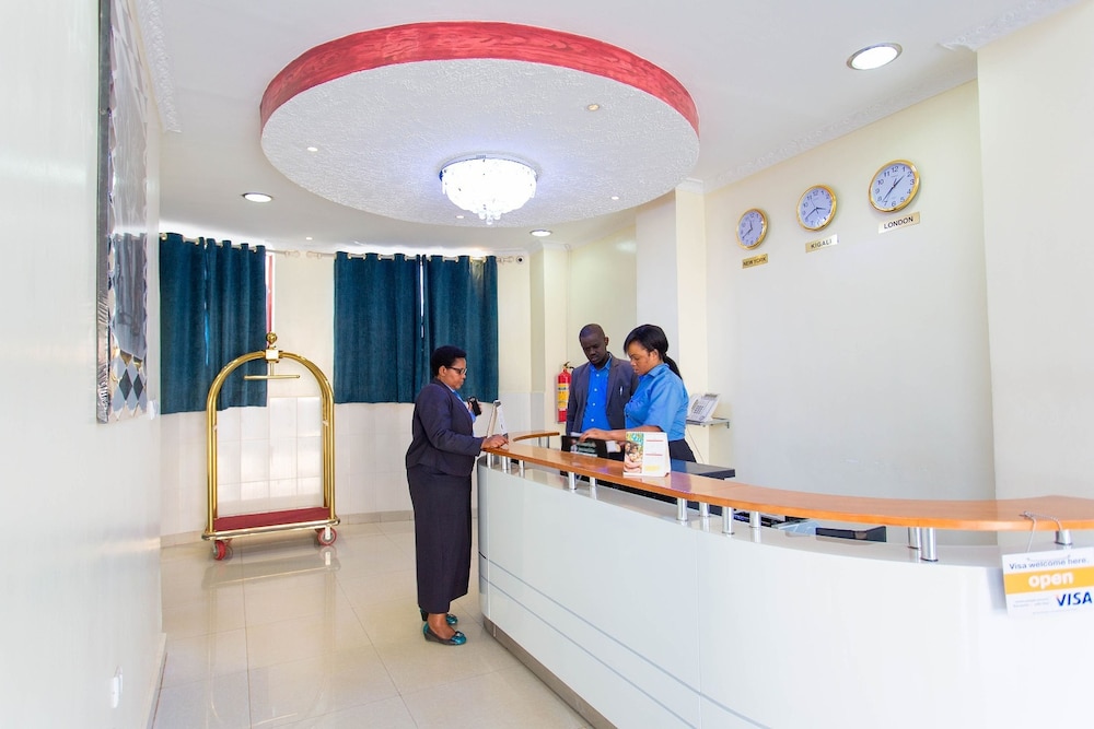 Dove Hotel 7/49
