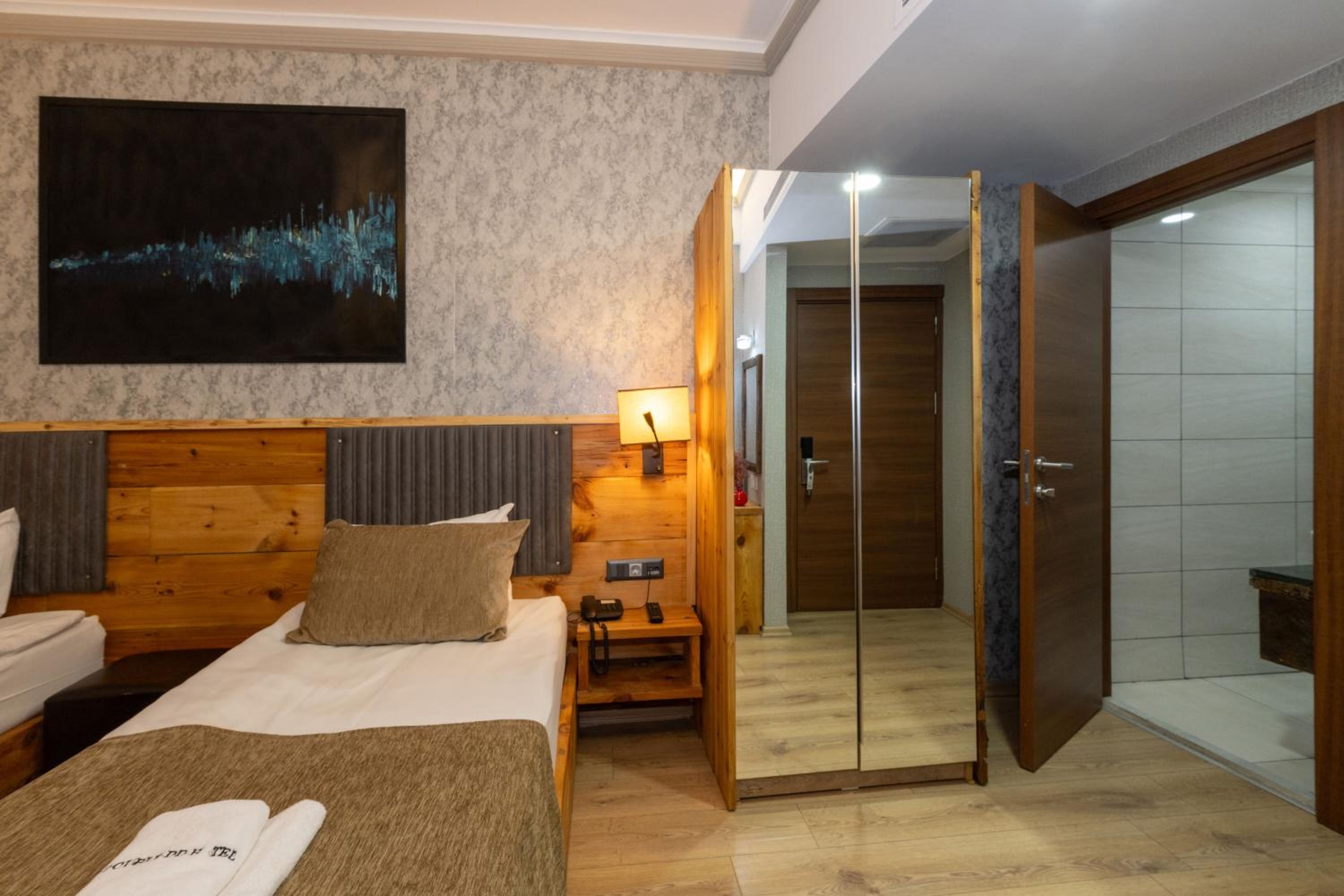 Double Dd Hotel 35/54
