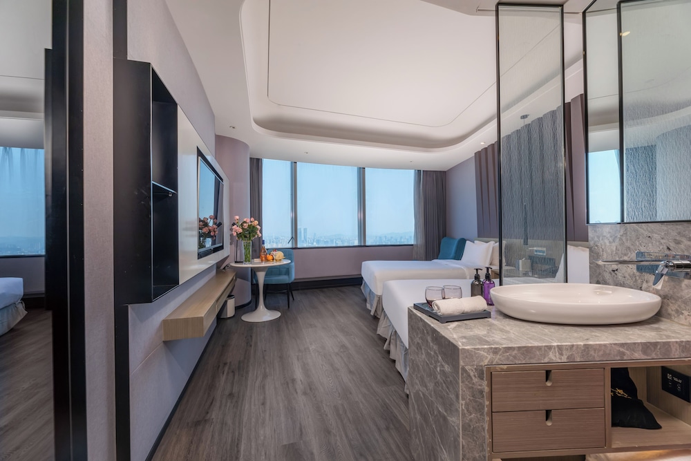 Mercure Hangzhou Qianjiang 67/67