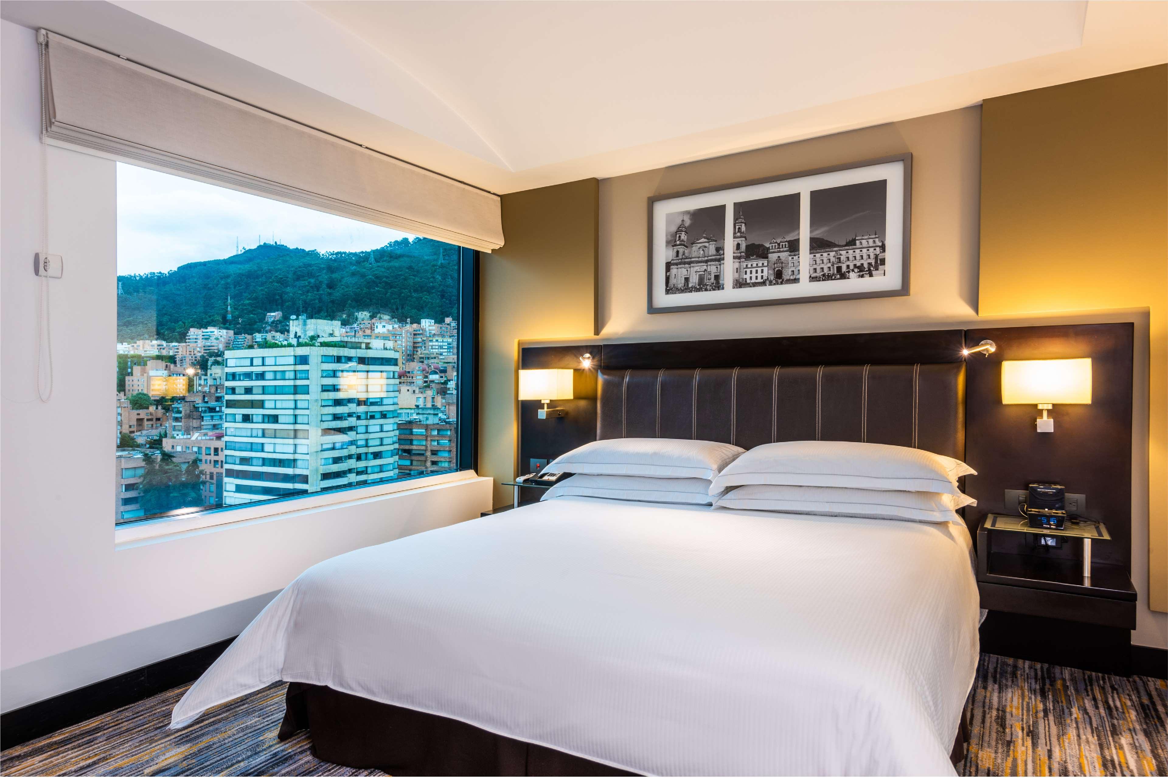 1 BEDROOM, SUITE, KING BED