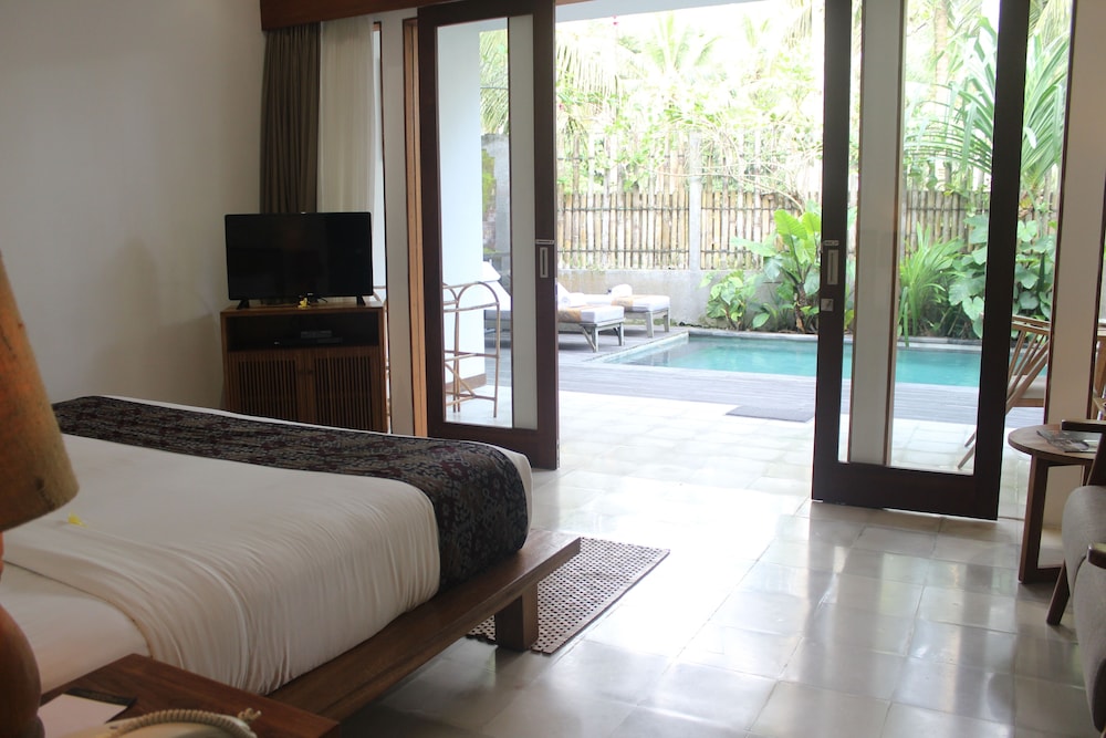 Purana Boutique Resort 24/76
