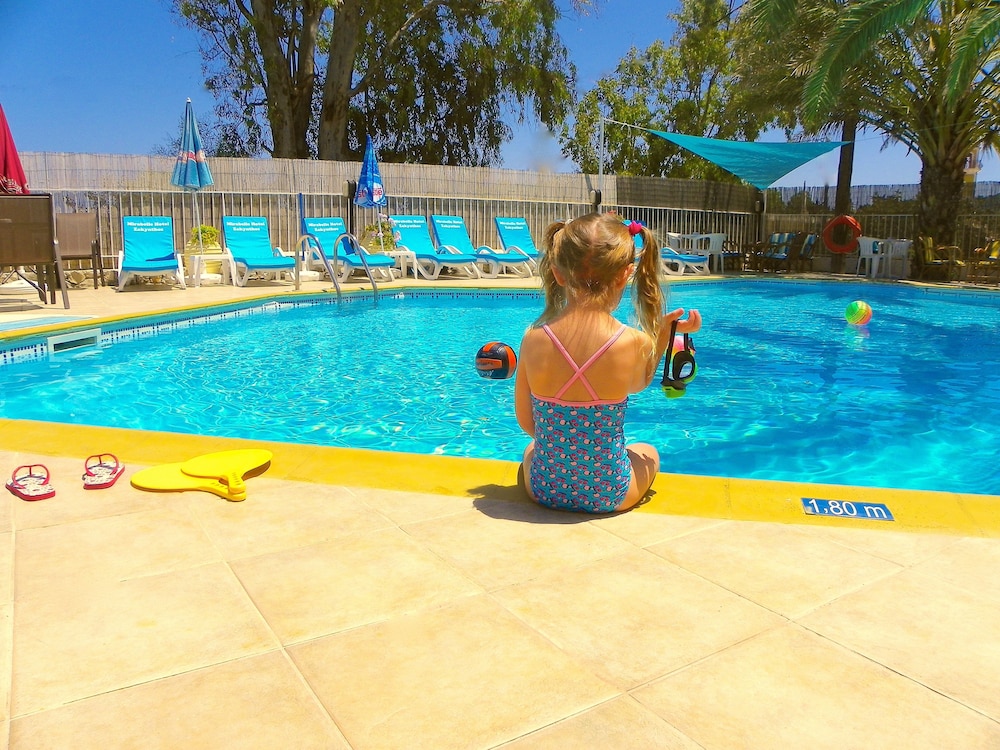 Mirabelle Hotel 36/44