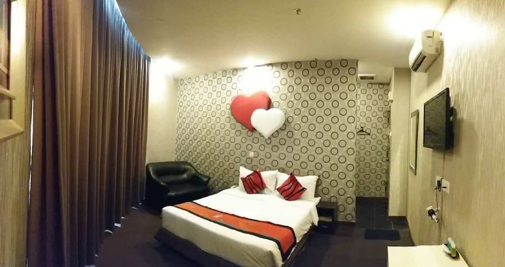 Paragon City Hotel 23/28