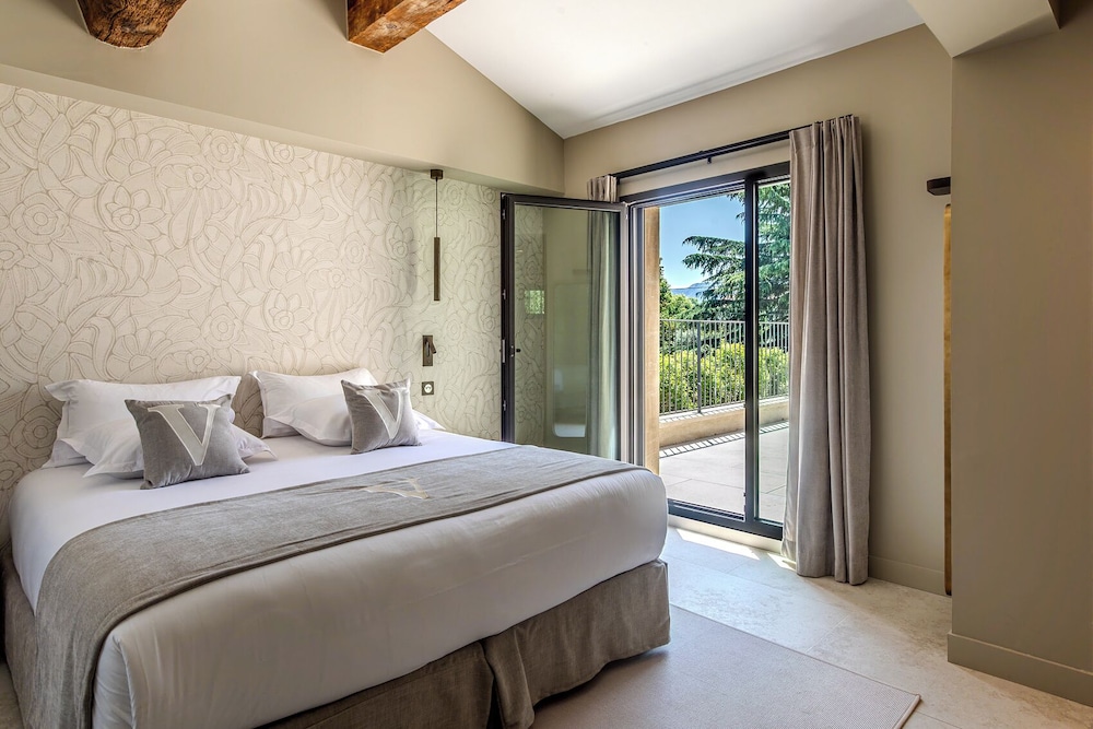 3 Rooms, Private, Villa, 3 King Beds, Pool Access