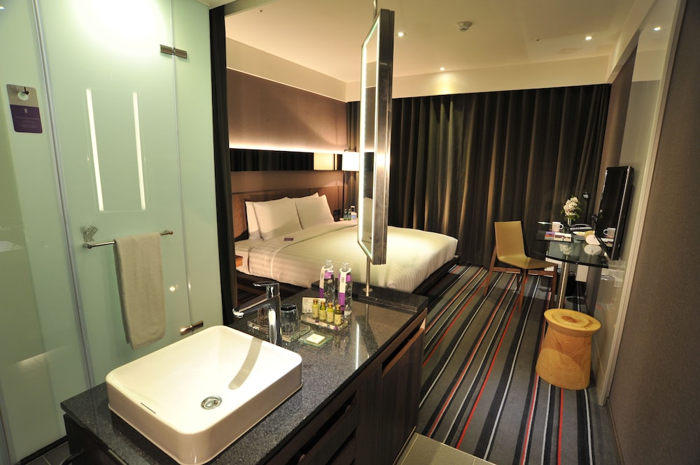 WESTGATE HOTEL 41/66