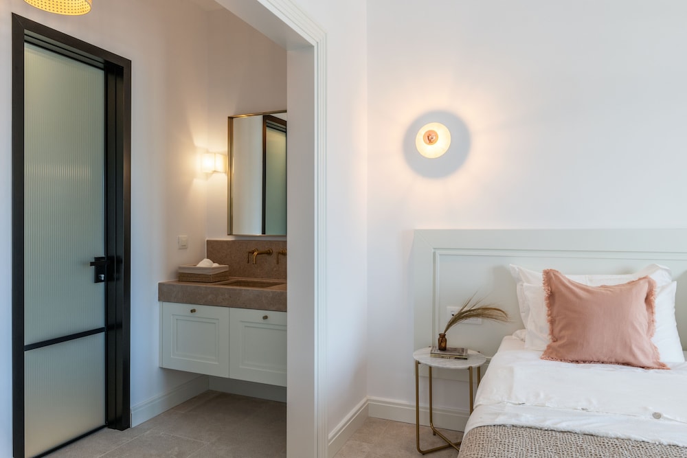 Bonzoe Homes & Villas 15/50
