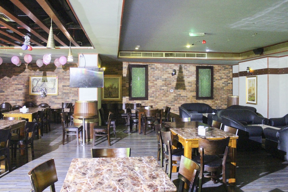 restaurant cafeteria