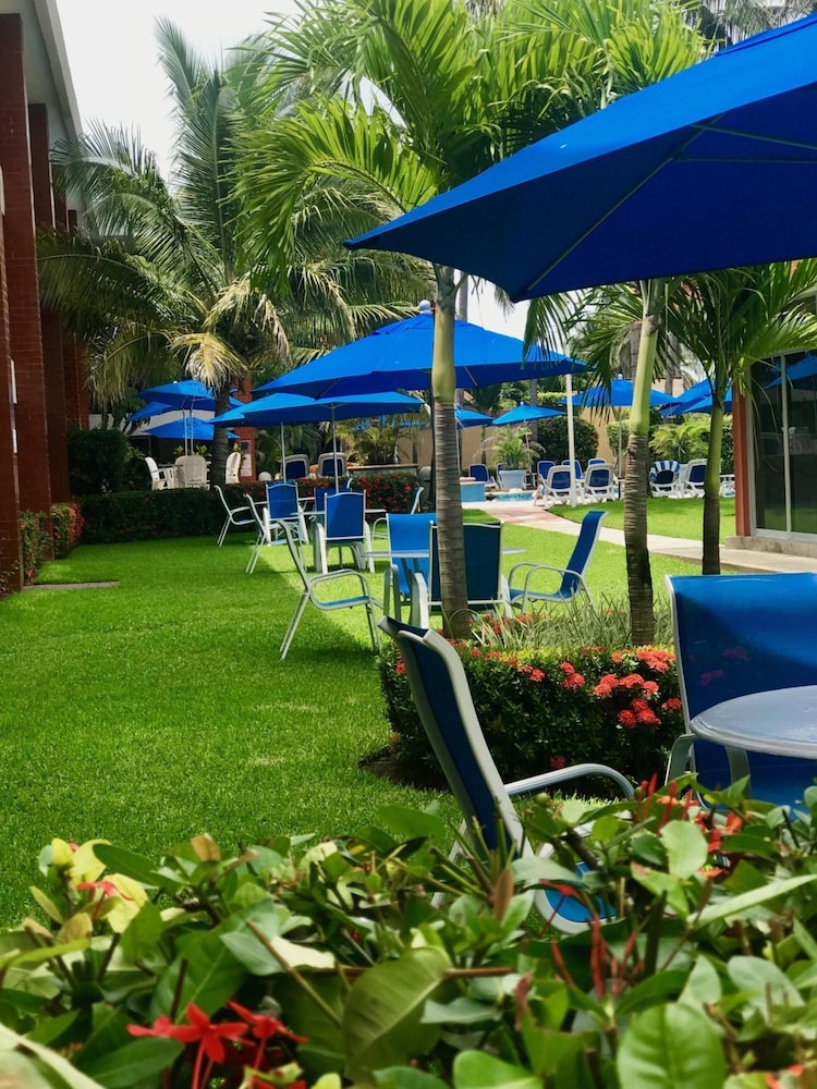 Hotel Jaragua 52/64